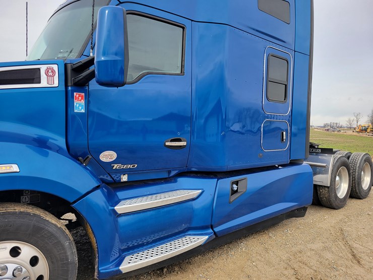 2020-kenworth-t680-image-5