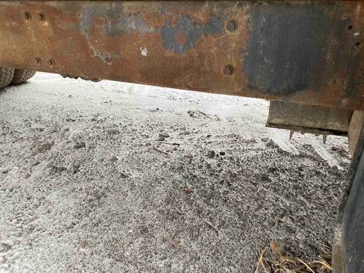 1983-ford-9000-image-16