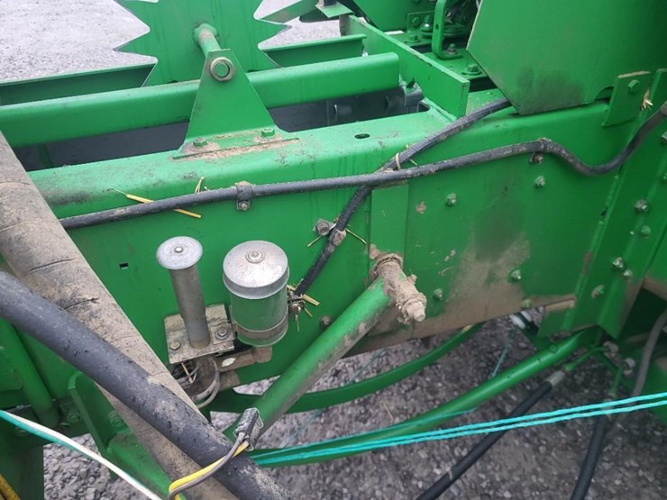 john-deere-348-image-31