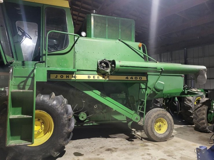 john-deere-4400-image-1