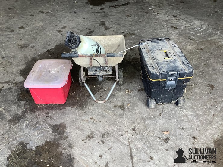 walk-behind-spreader,-hand-sprayer,-&-containers-image-6