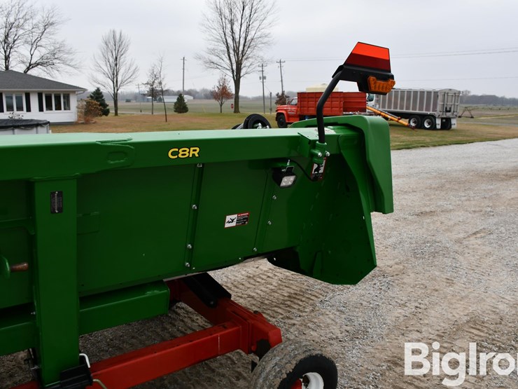 2024-john-deere-c8r-image-16