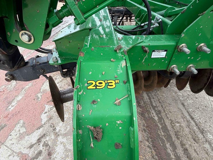 2013-john-deere-2623vt-image-8