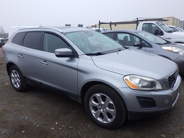 2013-volvo-xc60-image-2