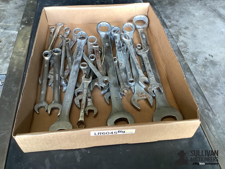 assorted-combination-wrenches-image-1