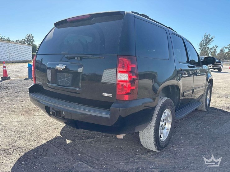 2010-chevrolet-tahoe-image-3
