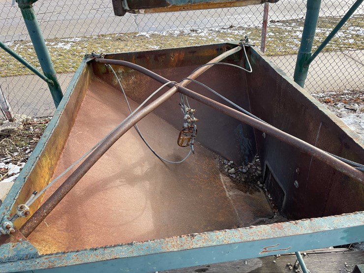 #2269-•-(2)-metal-hoppers-image-17