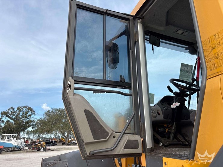 2020-volvo-l60h-image-25