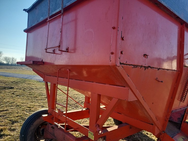 hopper-wagon-w/westendorf-running-gear-image-25