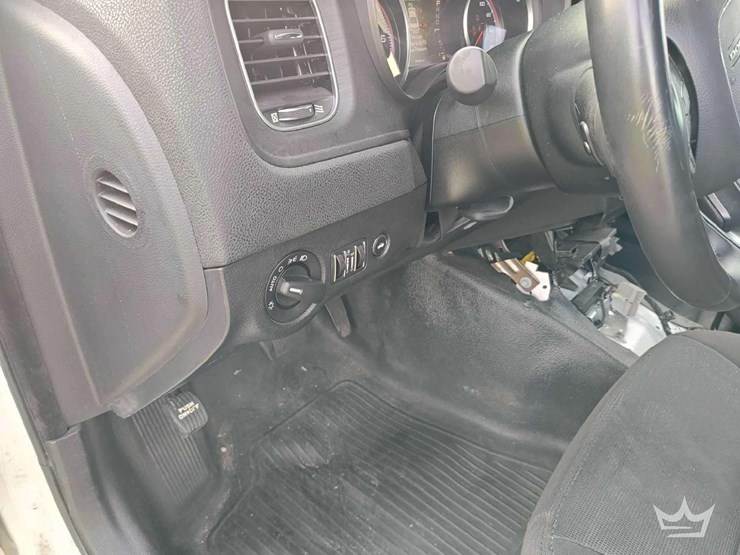 2017-dodge-charger-sedan-image-25