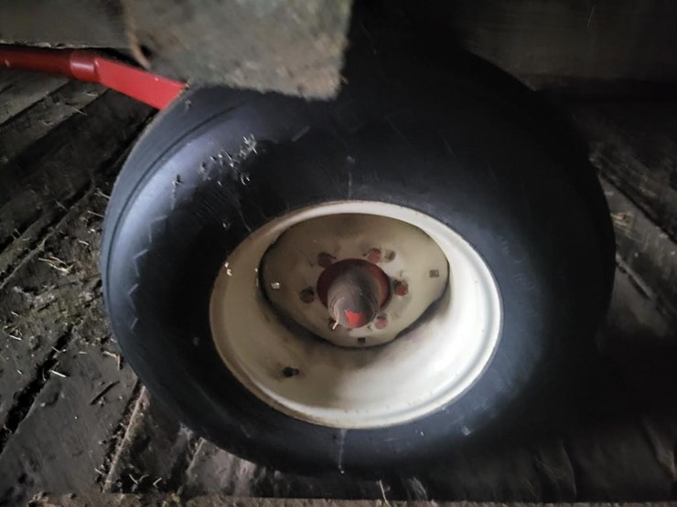 meyer-kicker-wagon-w/unverferth-rge10-running-gear---tag-#1113-image-14