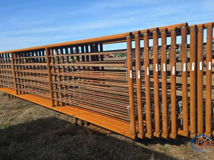 24'x6'-free-standing-metal-fence-panel-image-3