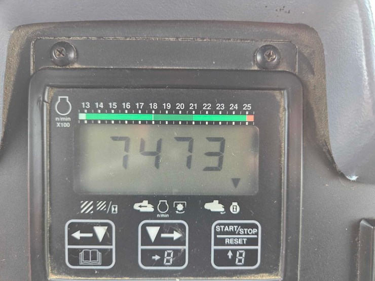 cat-75c-track-tractor-image-11