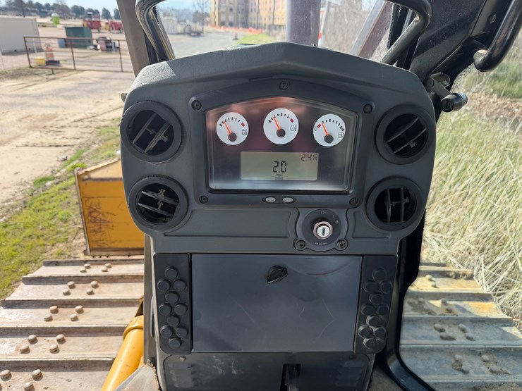 caterpillar-d5k-image-15