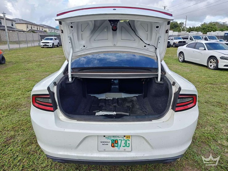 2017-dodge-charger-sedan-image-38