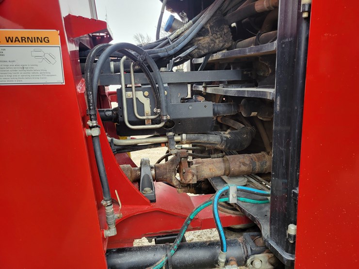 2014-case-ih-400-image-10