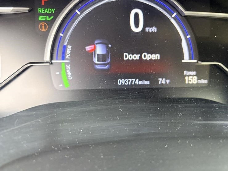 2019-honda-clarity-sedan-image-15