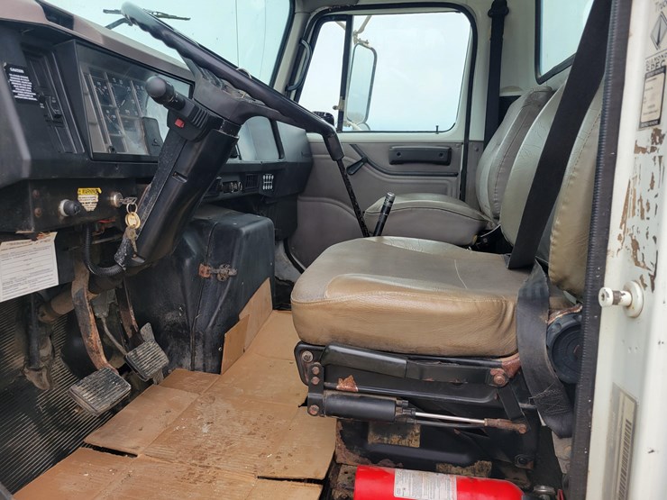 2000-case-ih-4700-image-23