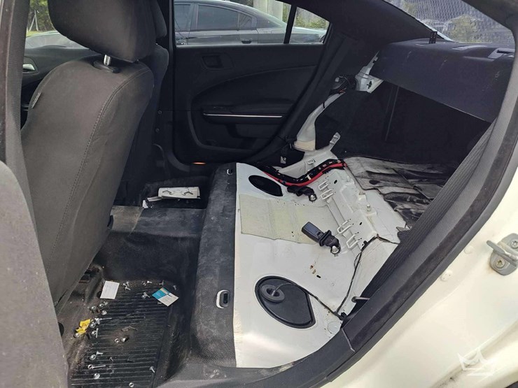 2017-dodge-charger-sedan-image-17