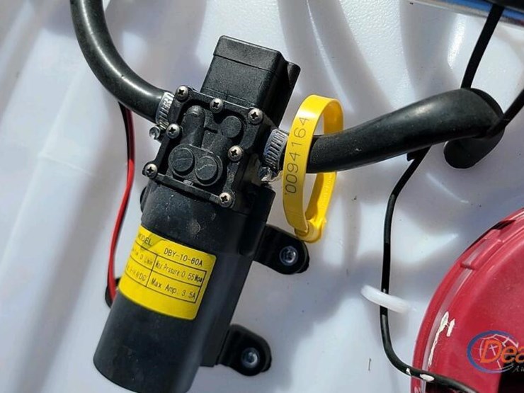 plastic-sprayer-tank-w/-12v-pump-&-wand-image-2