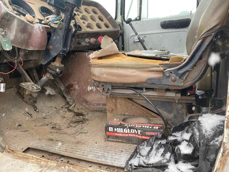 1983-ford-9000-image-69