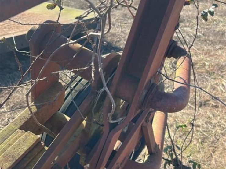 bottom-plow-image-13