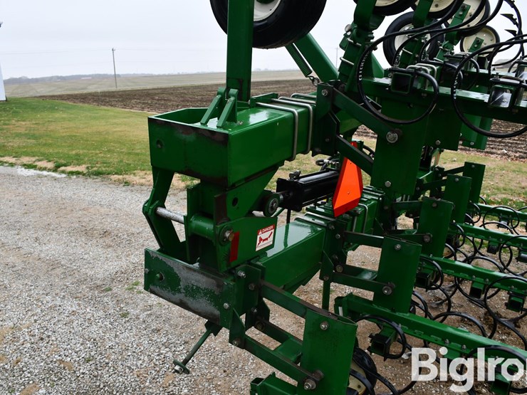 glencoe-8r30-cultivator-image-17