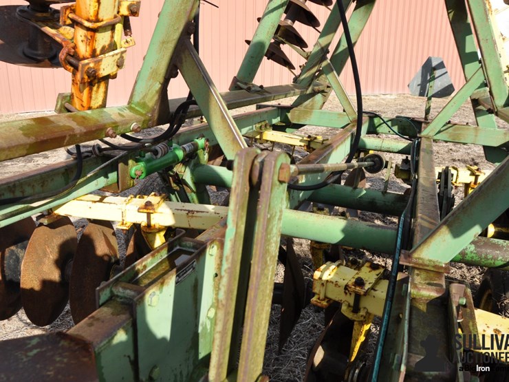 john-deere-230-image-18