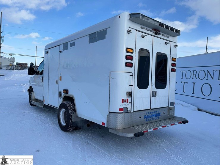 2016-chevrolet-express-s/a-ambulance-image-6
