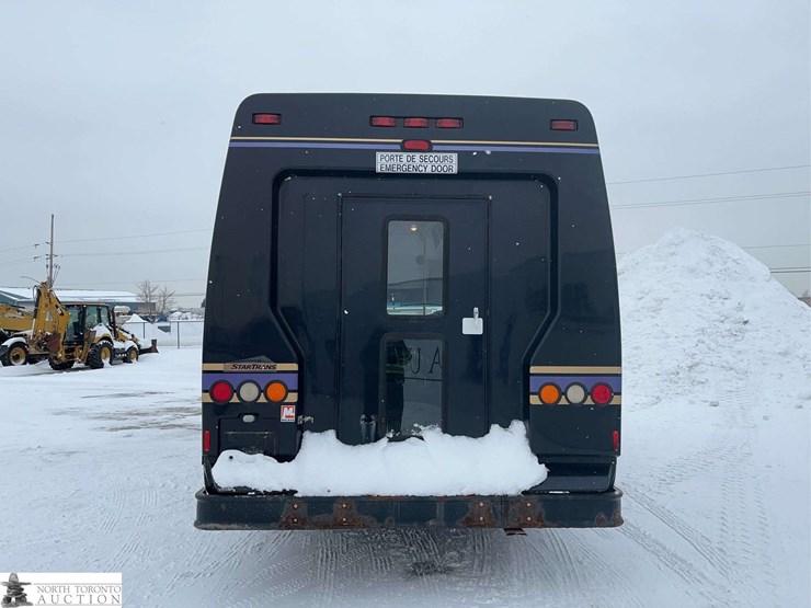 2009-ford-e-series-s/a-24-passenger-bus-image-5