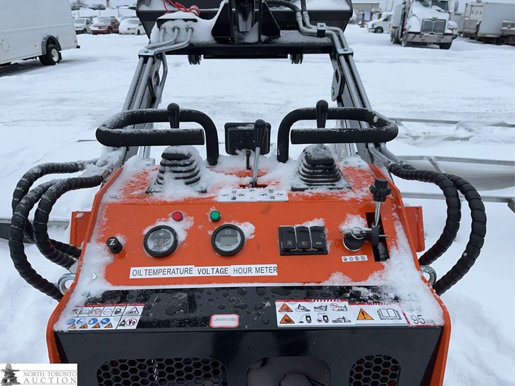 2026-unused-captok-ck36c-tracked-mini-skid-steer-image-9