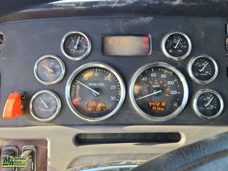 2013-peterbilt-388-image-19