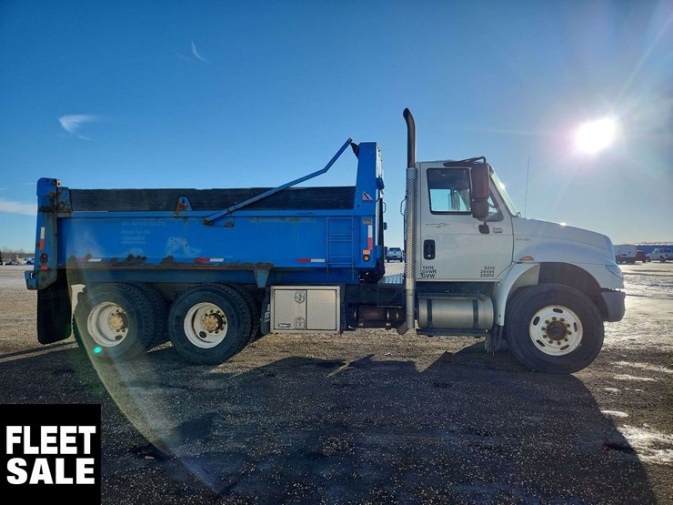 2009-international-durastar-4400-image-8