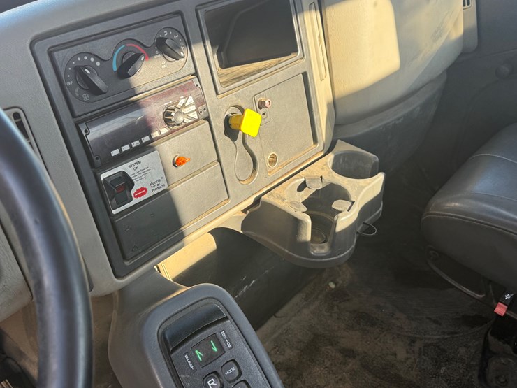 2018-international-durastar-4400-image-44