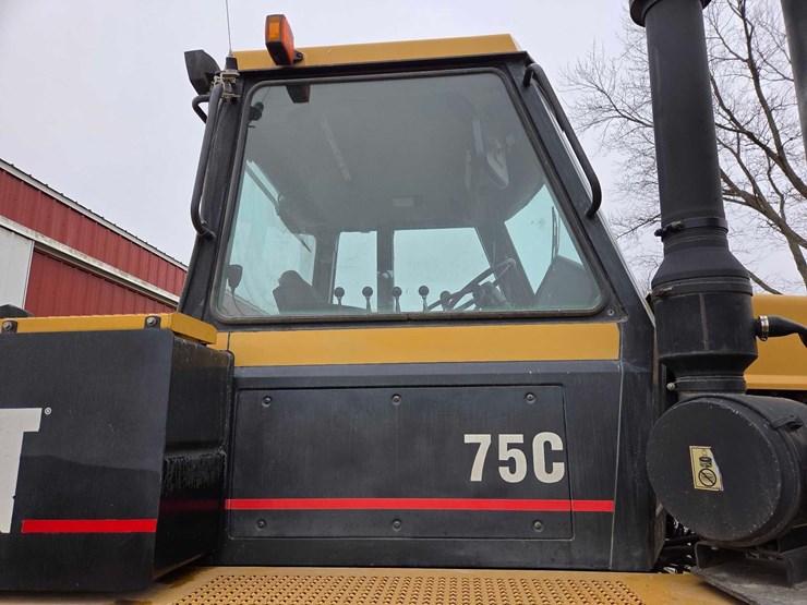 cat-75c-track-tractor-image-44