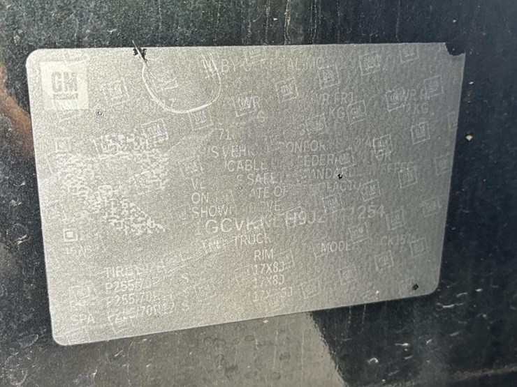 2018-chevrolet-silverado-crew-cab-image-17