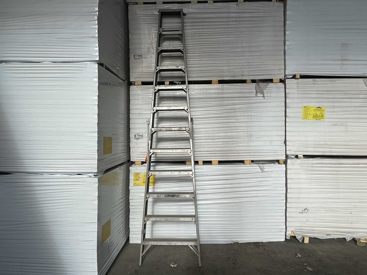 #2774-•-aluminum-14'-ladder-image-1