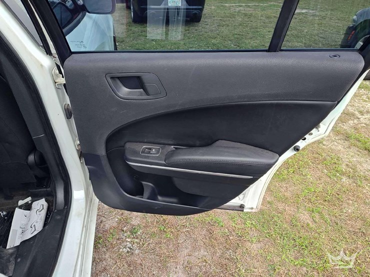 2017-dodge-charger-sedan-image-20