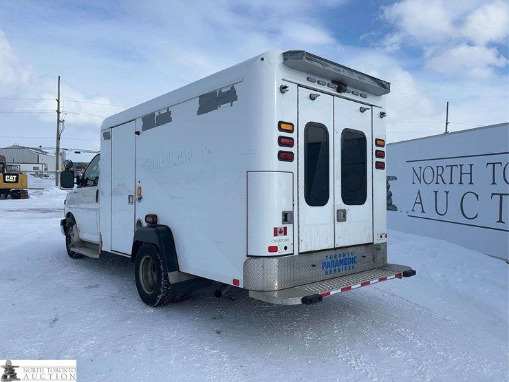 2016-chevrolet-express-s/a-ambulance-image-6