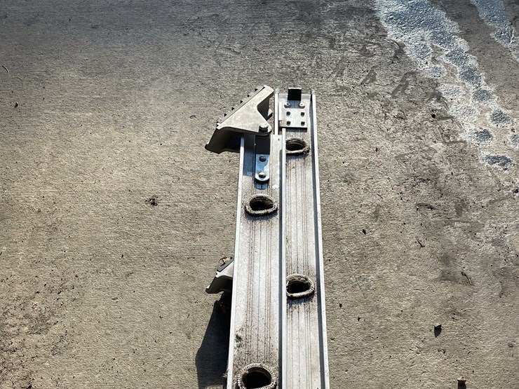 #2294-•-titan-aluminum-extension-ladder-image-8