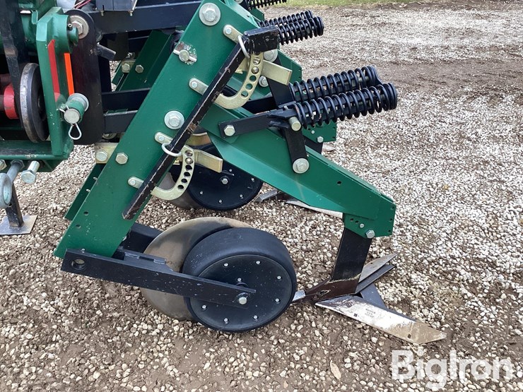 sukup-9000-16r30-cultivator-image-11