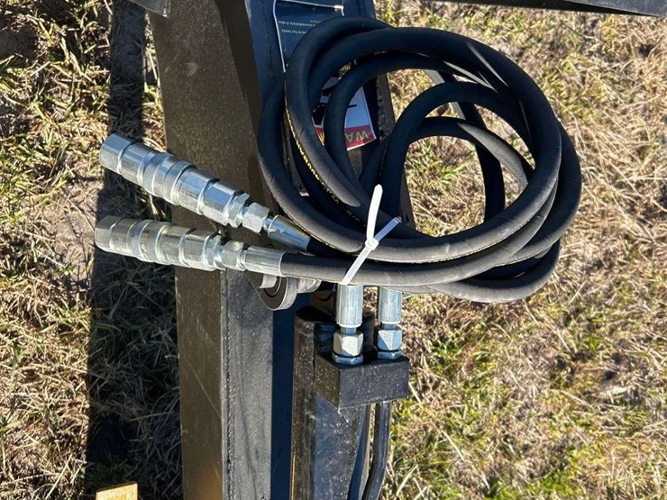 2025-pabreak-hydraulic-excavator-arm-with-tooth-bucket-skid-steer-attachment-image-9