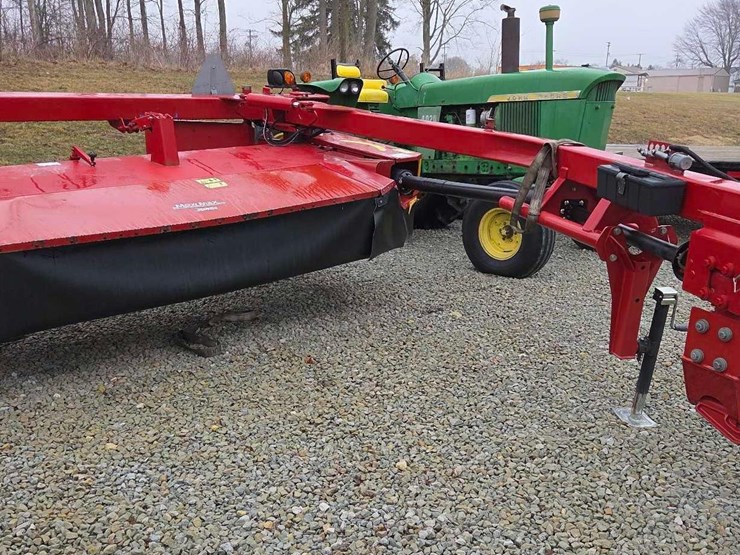 2020-new-holland-210-image-5