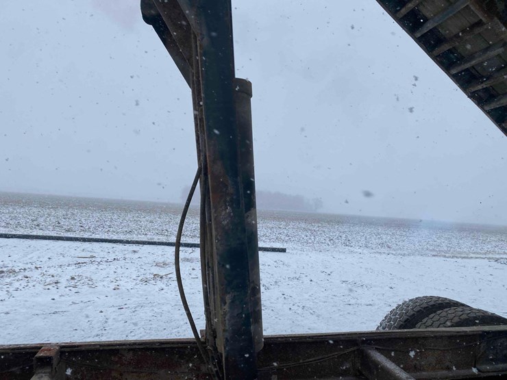 1983-ford-9000-image-44