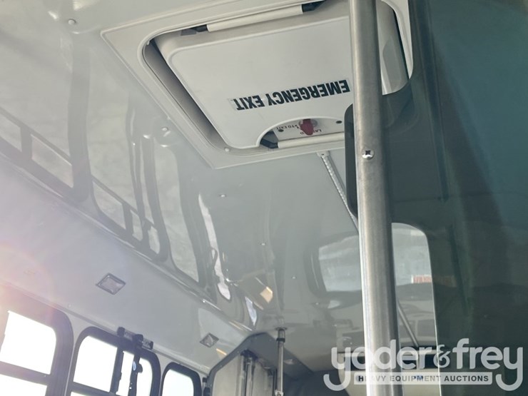 2016-ford-e450-image-28