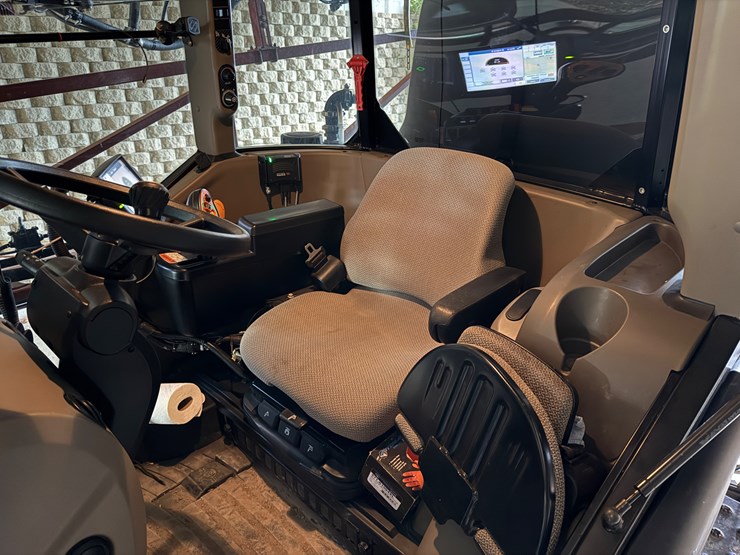 2019-case-ih-patriot-2250-image-34