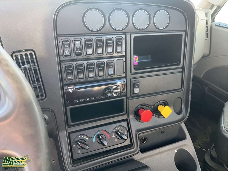 2017-international-prostar-image-17