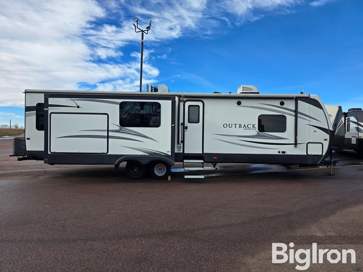 2018-keystone-outback-330rl-travel-trailer-image-4