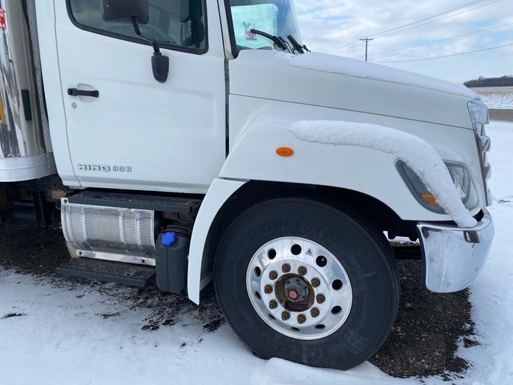 2018-hino-338-image-9