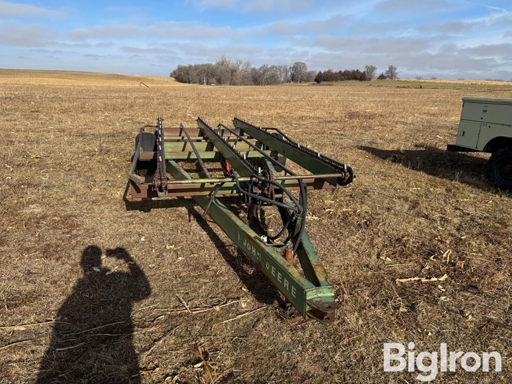 john-deere-200-image-2